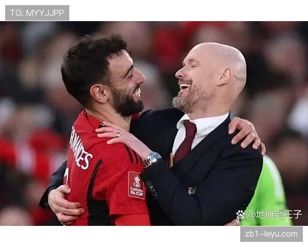 滕哈赫强化团队凝聚力，曼联状态回升引关注