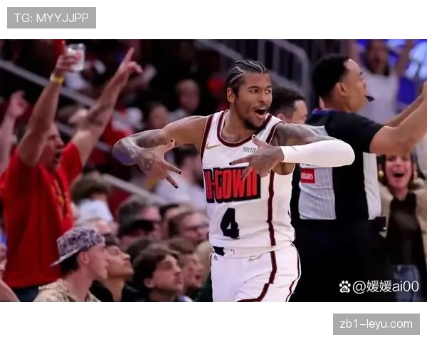 杰伦·格林突破能力提升显著，季后赛关键时刻得分爆发拉开差距