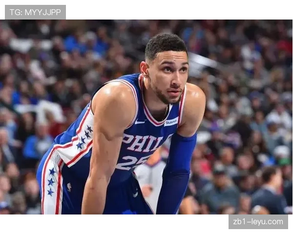 本·西蒙斯突破组织结合提升三分选择，显著拉开关键时刻对手防线