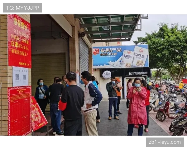 贝林厄姆开着豪车去菜市场，排队买菜那张普通人脸真是看傻我了