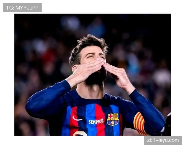 皮克这日子过得，退役了还在靠脸和前女友热搜吃饭？